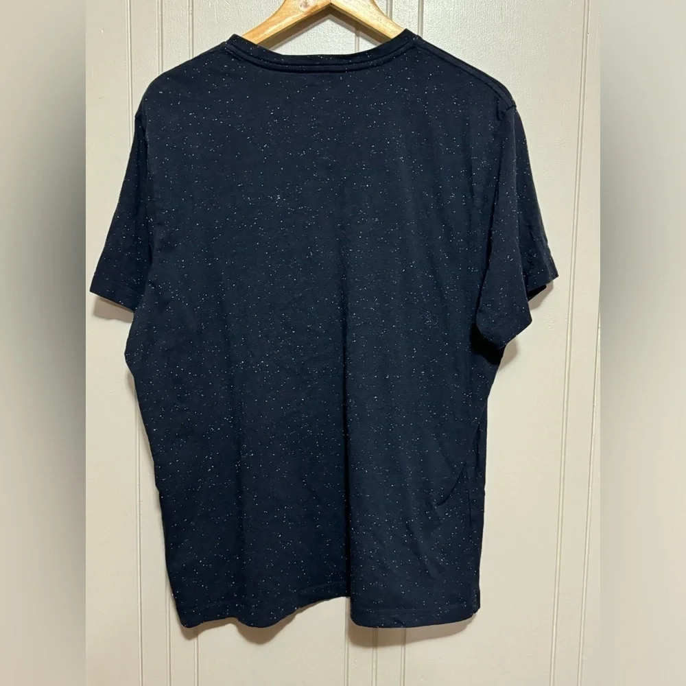 Mens H&M XL black/white v-neck tee